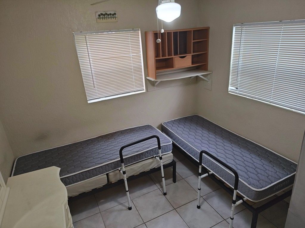 Beds with safety rails 3x6.5 feet