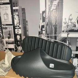 yeezy slides onyx 