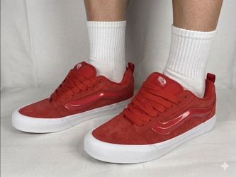 All RED OFF THE WALL SIZE 10 VANS
