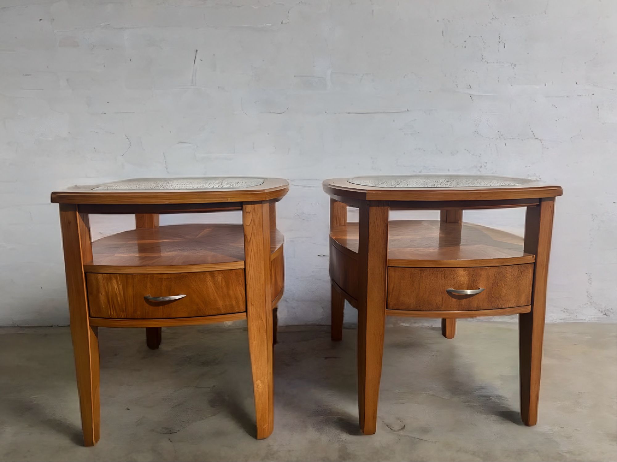 Beautiful Lane Mid Century Side Table
