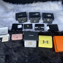 NEW AND NICE SMALL PURSE