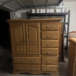 Dresser/Wardrobe