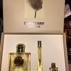 Burberry Goddess Gift Set