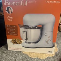 New  Stand Mixer : Beautiful 