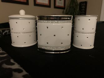 Bling bathroom accessories