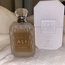 Perfume - Kayali Wedding Silk Santal 