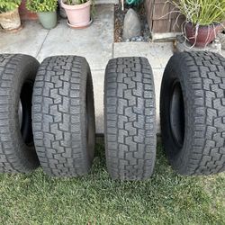 Pirelli All Terrain Tires 285/70R17