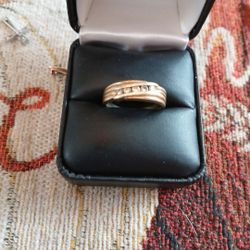 14k Yellow Gold Diamonds Ring