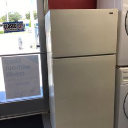 Hotpoint 18 Cu Ft Top And Bottom Fridge. 1 year Warranty 