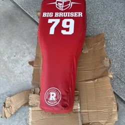 Big bruiser pad (football)