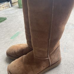 Size 7 Uggs