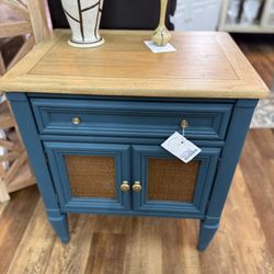 White Fine Furniture End Table