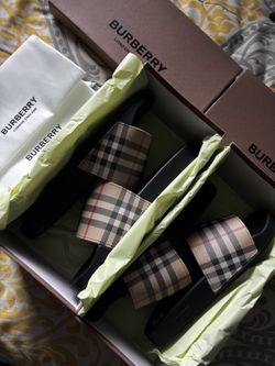 Burberry slides