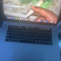 MacBook Pro 2017 15inch