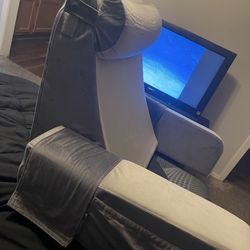 Comfortable reading pillow chair for bed