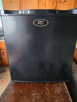 Mini fridge