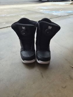 DC snowboarding boots (Brand New)