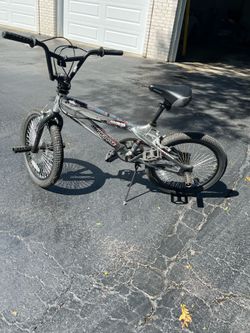 Mongoose Engage 20" Freestyle BMX Bike - Stunt Pegs & Gyro Detangler