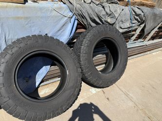 LT 285/70R18 Tires Good Tread Left