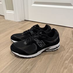 Black And White New Balance 2002R