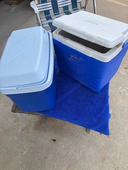 2 ice chests $10