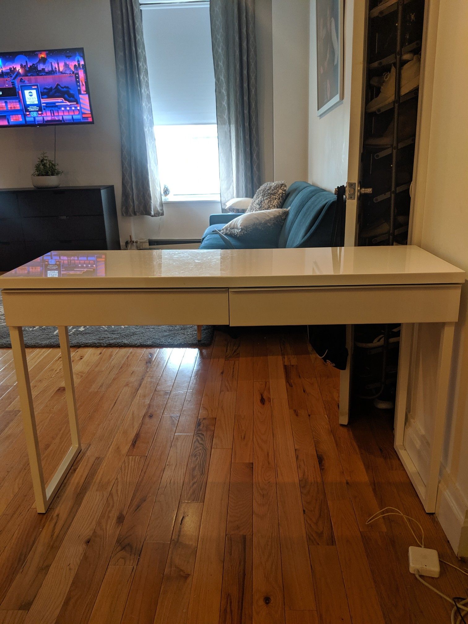 White Ikea Desk/Table