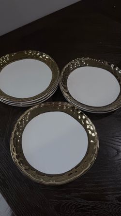 Set of 6 Large Elegant Plates