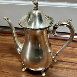 Vintage Wm. Rogers Bros. Silver-Plated Coffee/Tea Pot – “Reflection” Pattern