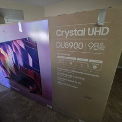 98" Samsung TV Crystal UHD