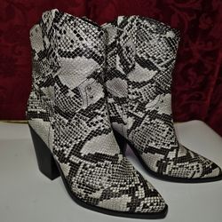 Bamboo Snake Skin Boots Size 8.5