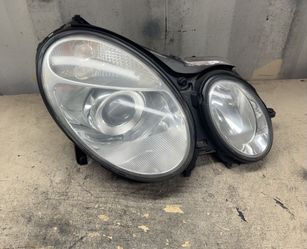 2003 2004 2005 2006 Mercedes-Benz E320 E500 E55 Right Passenger Side Headlight OEM