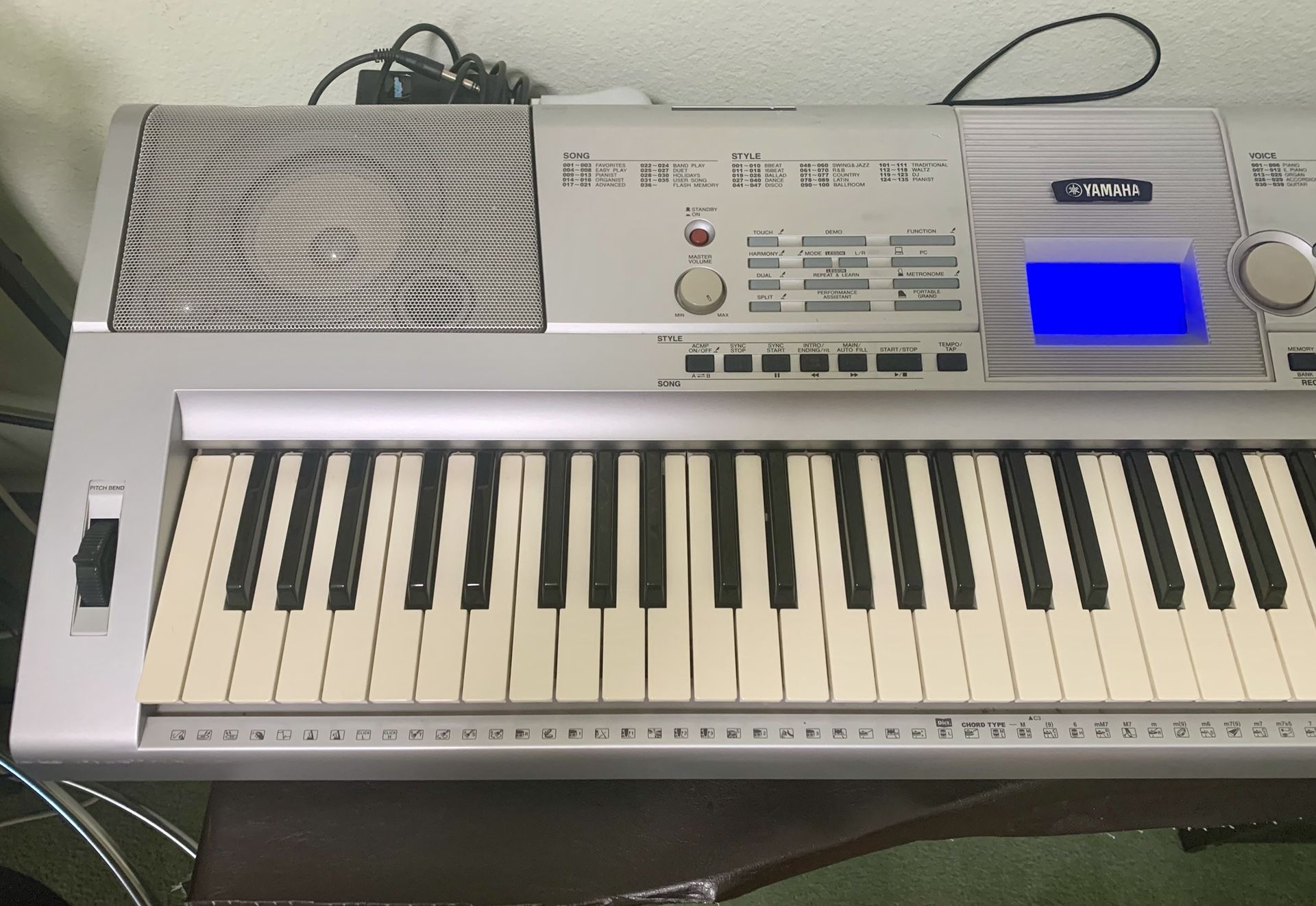 YAMAHA DGX-205 piano and Keyboard 76 Keys With Power Supply , Power Supply, In good condition