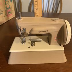 Vintage 1960’s Singer Sew Handy Miniature Sewing Machine