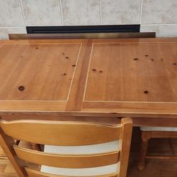 Broyhill Fontana Dining Table And Chairs