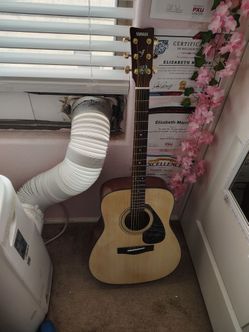 Yamaha Acoustic Guitar