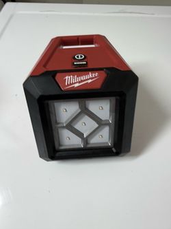 Milwaukee M12 Rover Compact Flood Light 2364-20 LED Cordless Bare Tool Only