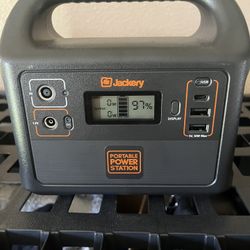 Jackery Explorer 160 