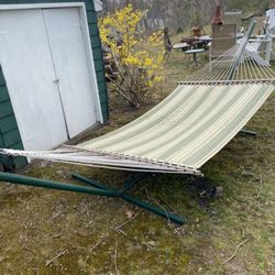 Relaxing cabana with sturdy metal frame,Make a Good Offer.