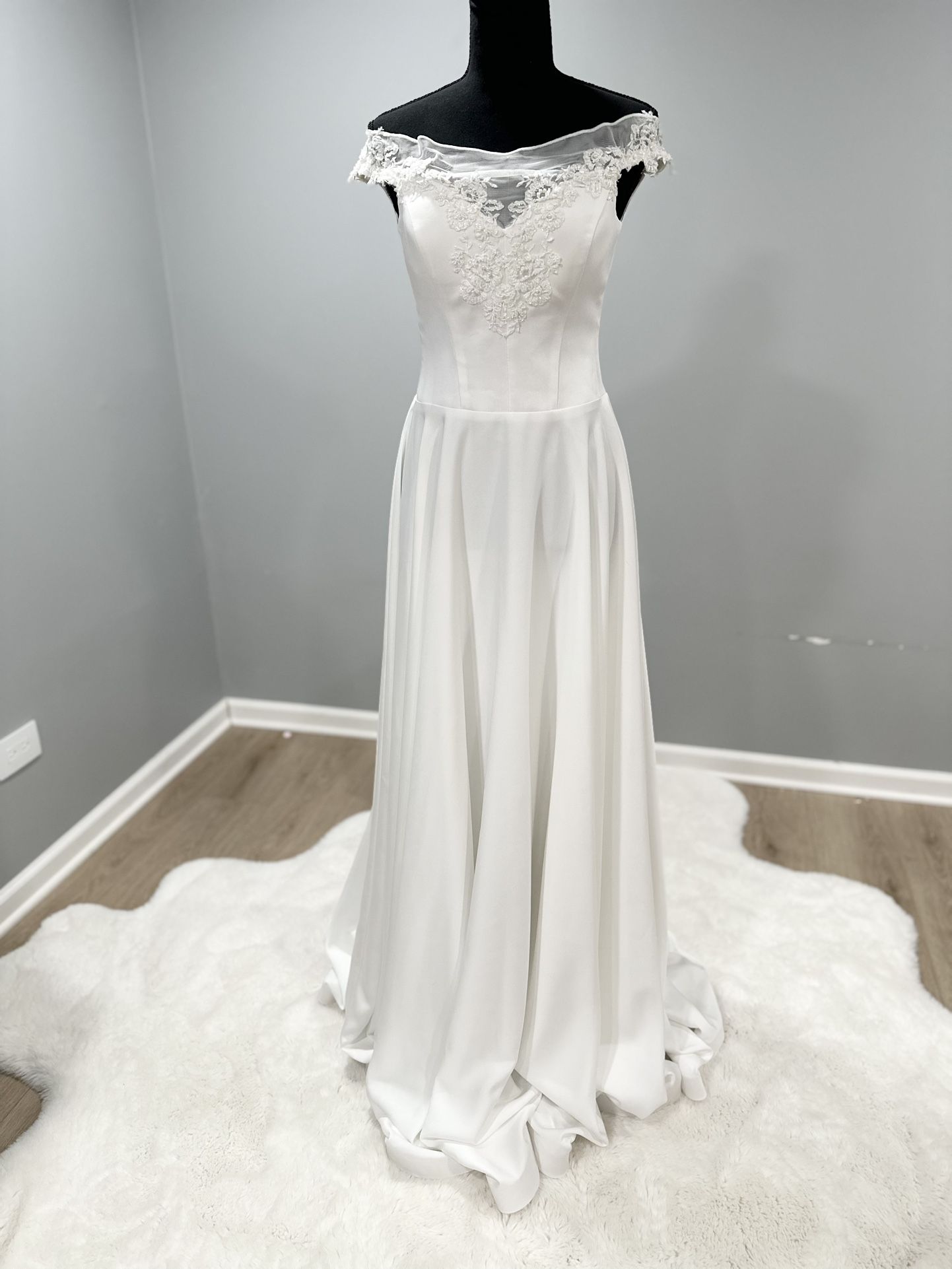 Wedding / Evening Dress | Straight Cut | French Lace | NEW with Tag