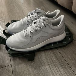 Women’s Lululemon shoes 