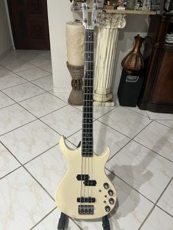 Kramer 1980s Bass