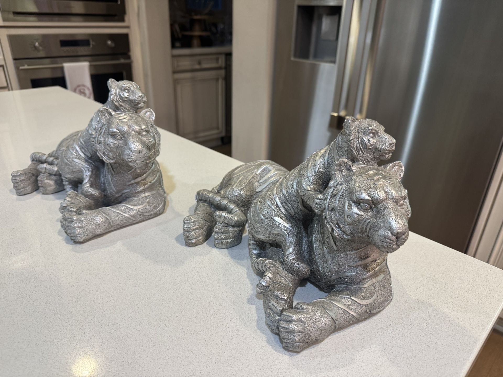 Beautiful Pair of Tigers Statues  Set of 2