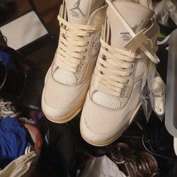 Jordan 4s