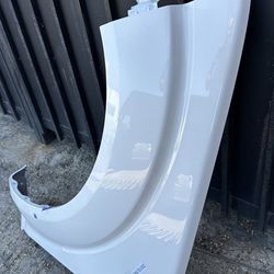 2006–2021 Nissan Frontier Passenger Side Fender (RH) White OEM