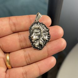 3D Lion Head Pendant in 925 Sterling Silver with Black Onyx (9.3g)