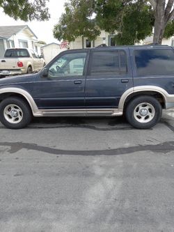 1999 Ford Explorer