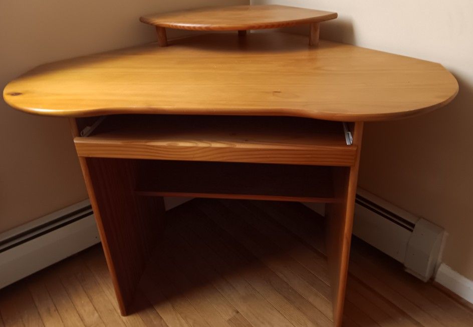Corner Desk