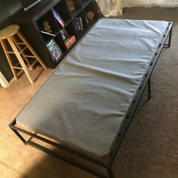 Bed Twin Base (Metal)