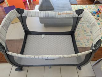 Excellent Condition Graco Pack And Play 