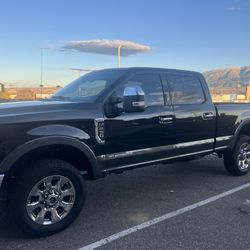 2017 Ford Super Duty Lariat